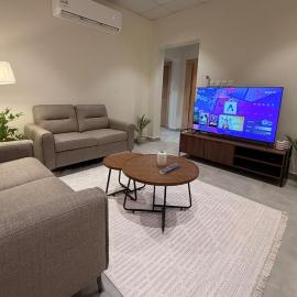 هوزان للإقامة b9 -شقة بغرفتين نوم ودورتين مياة دخول ذاتي, hotel in Unayzah