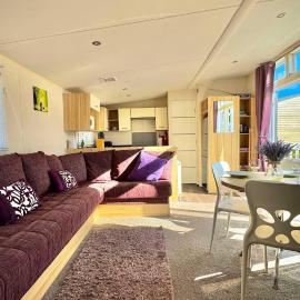 Family-Friendly - Marton Mere - 3BR Lodge -Parking