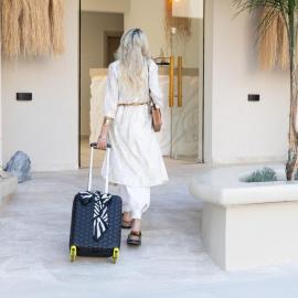 MaDaM Essence, hotel v destinácii Nei Poroi