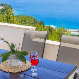 White Cove Apartments, hotel di Lokva Rogoznica