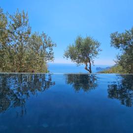Villa Dequinz Luxury Villa with Infinity Pool & Sea View