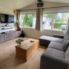 Charmant mobile home dans un domaine forestier, hotel di Saint-Laurent-des-Bois