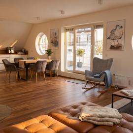 LIGHTHOUSE HOMES - 2 Schlafzimmer, Offene Küche, Balkon und Terrasse - moderne 90qm in ruhiger, zentraler Lage - nur 500m bis zum Strand
