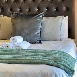 Kyalami에 위치한 호텔 Luxury Apartment with Beautiful River Views
