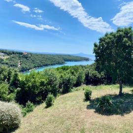 Condo in Krnica with Sea View of Duga Uvala, hotel sa Šegotići