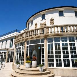 Hotel La Palloza, hotel Lugóban