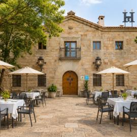 Hospedium GL Parador Virgen De La Cabeza، فندق في أندوخار