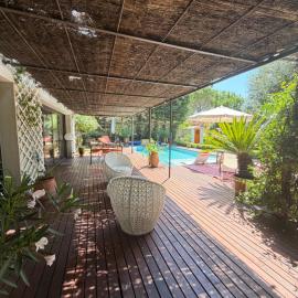 Maison AdriAnna, hotell i Vedène