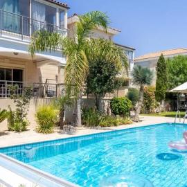 SeaView 6BR Villa with Heated Pool, Spa & Private Cinema, Hotel in Limassol