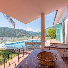 Villa M - Pool & Panorama, hotel a Castellaro