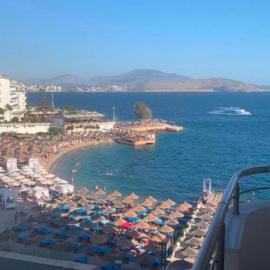 Βeachfront Luxury Apartments SARANDE, hotel in Sarandë