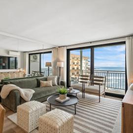 NEW Oceanfront 2 Bedroom Condo in San Diego with AC and Parking, hotel in San Diego