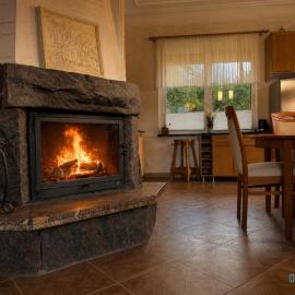 NaWypasie Grand Apartment with Fireplace Beautiful Garden SUP Board and Just 30 Minutes from Gdańsk and Gdynia, hotel in Szemud
