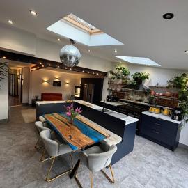Moor House with Finnish Sauna, Garden, Free Parking, hotel u gradu Kingshurst