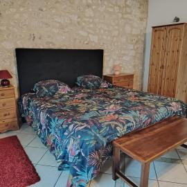 Maison semi-troglodyte, hotel in Brantôme