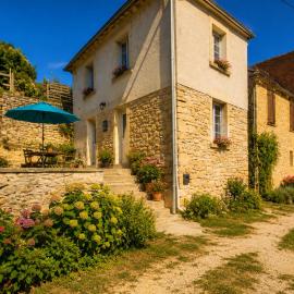 Chez Pierrot Gîte 4 personnes avec vue sur la vallée Parking privé Proche La Roque-Gageac