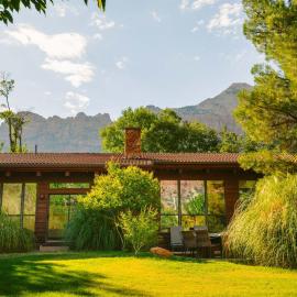 Nama-Stay Retreat Village, hotell i Springdale