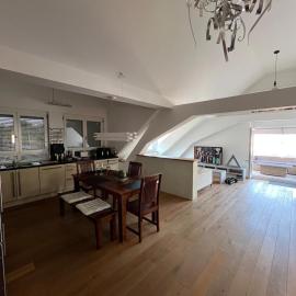 NEU Stylische Loft mit Balkon, geeignet für Familien, hotell sihtkohas Malterdingen
