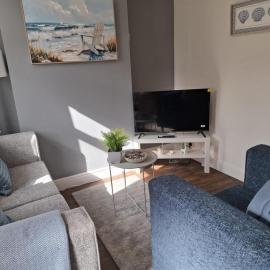 Entire 3 Bed Home Near Beach & Attractions