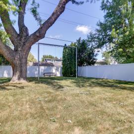 5 Mi to Lake Erie! Cozy Monroe Home & Private Yard