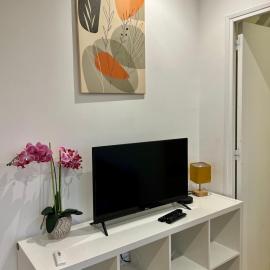Chemin de fer adorable appartement, hotel in Gagny
