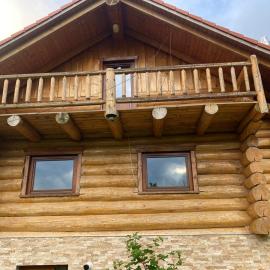 Casa din deal, hotel em Moldoveneşti