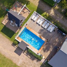 Soul Camp Nowęcin، فندق في ليبا