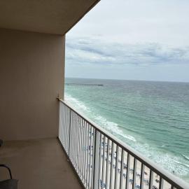 Oceanfront Condo with Shared Pool Hot Tub & Gym