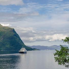 Hundeidvik Fjord Retreat - Fjord Suite, hotel din Hundeidvik