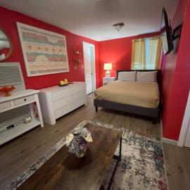 Cozy Studio Near VSU, SGMC & Moody AFB, hotel in Valdosta