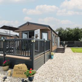 이브샴에 위치한 호텔 The Cotswold Holiday Lodge