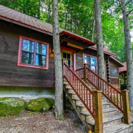 Beautiful Wood Cabin in Red River Gorge, hotel i Rogers