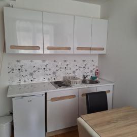 Apartman Glorija, hotel en Brzeće