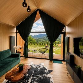 The Landscape Barn Homes, hotel sa Rîşnov