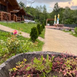 Cabanutele M&V INFINIT，Sălătrucel的飯店