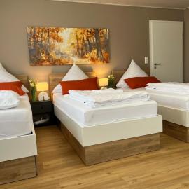 Apartment Leidenberger - Nähe Rothenburg & Ansbach - 2 Schlafzimmern -5 Einzelbetten, מלון בColmberg