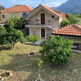 Charming Stone Cottage Kotor โรงแรมในโกตอร์
