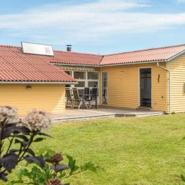 6 person holiday home in Hadsund