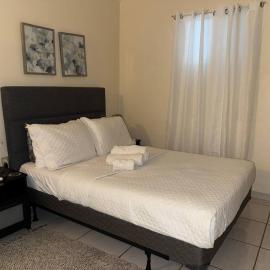 Boricua 2 - Eco Estudio with AC & WiFi โรงแรมในโยโก