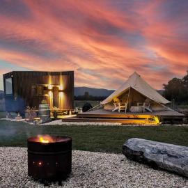 Glamping Vineyard Getaway with Luxury Amenities, hotel v mestu Broke