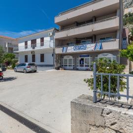 Apartments with parking space Omis - 25816, hotel Omišban