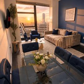 2BR Modern Westown mins from Fiserv & Riverwalk