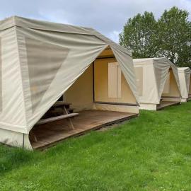 Cozy Coco Sweet Glamping Tent for 4, hotell i Rijkevorsel