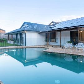 The Shailer Escape - Luxury Home with Private Pool
