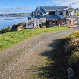Catlins-Alloa House, Hina Hina Rd、Owakaのホテル