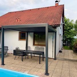 Domek pod platanem, hotel i Trutnov