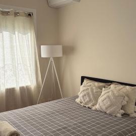 Cozy Studio Retreat in Saint Albans with Private Entrance, hotel in St Albans