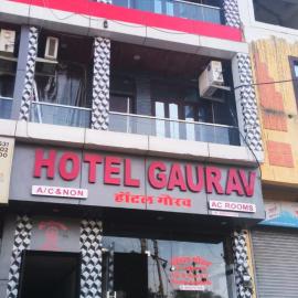 Hotel Gaurav, hotel en Ahār