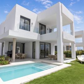 Villa Lazo with Stunning Sea Views of Gibraltar and Gym
