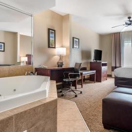 Comfort Inn & Suites Clinton - Jackson West, Hotel in Clinton